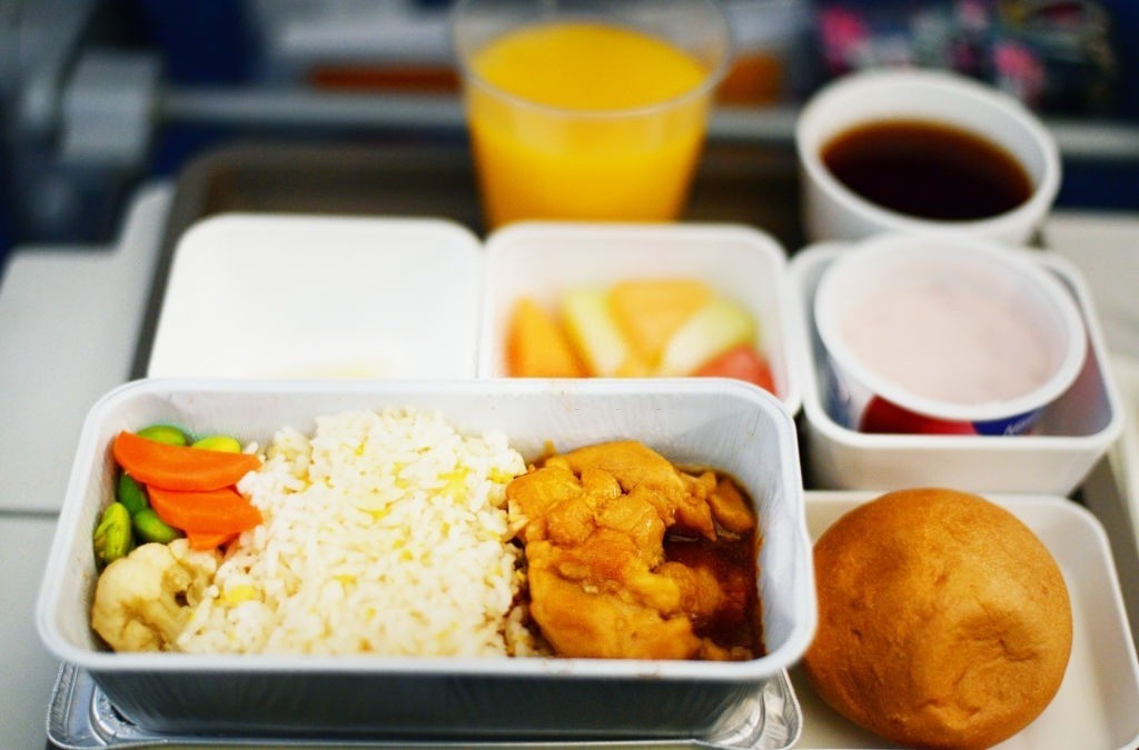 Sky Dining: Is Food Allowed on Planes?