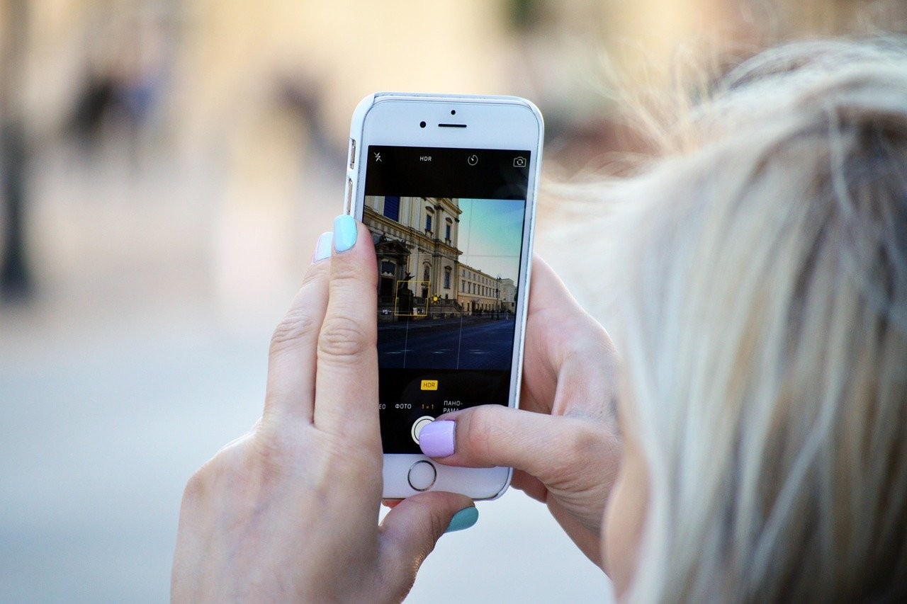How to Promote Your Travel Business on Social Media: 7 Tips
