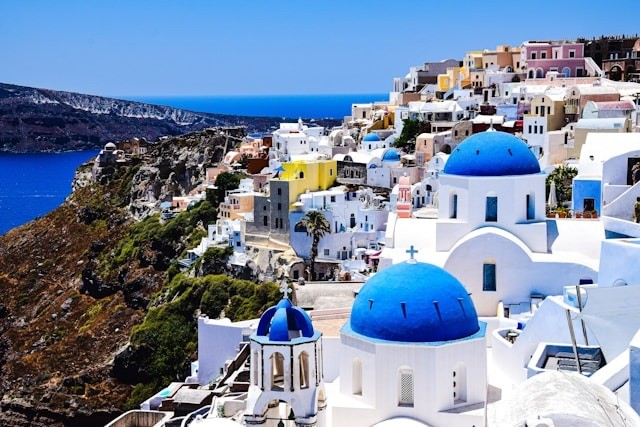 The white and blue buildings of Santorini