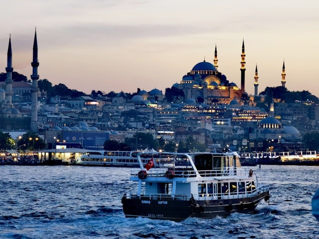 A boat crossing the Bosphorous